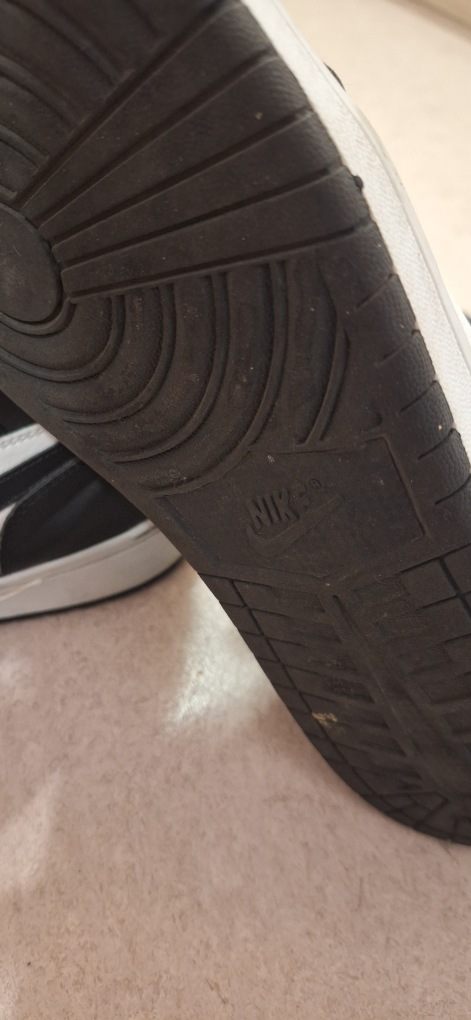 Nike Air Jordan 1 High - Black/White - US 10 - photo 3