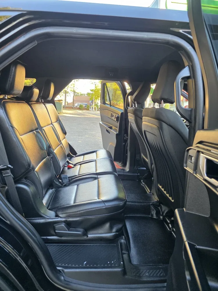 2020Ford Explorer Black SUV image indicator(8)