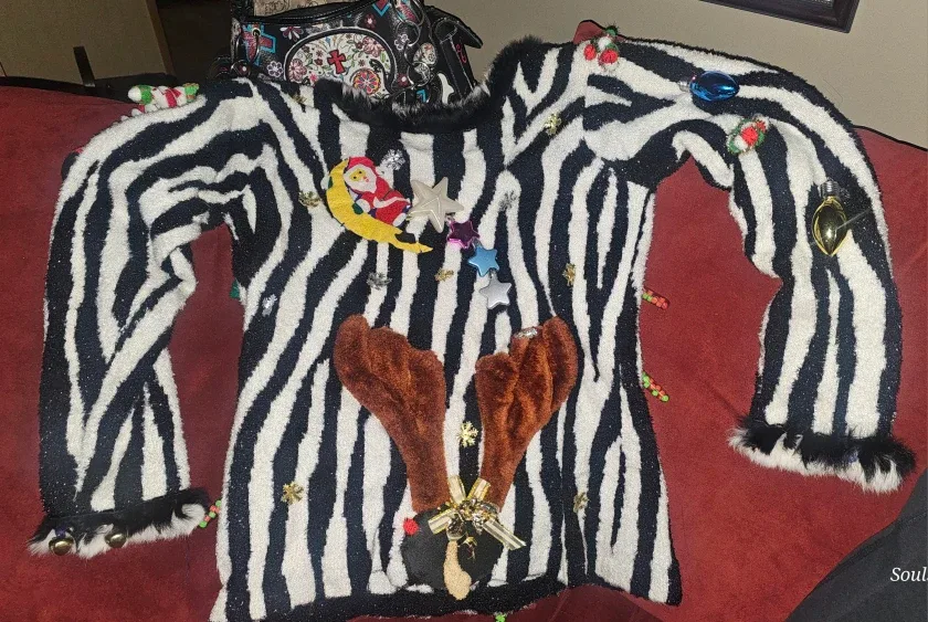 Women & Mans Ugly Christmas Sweaters - M image indicator(2)