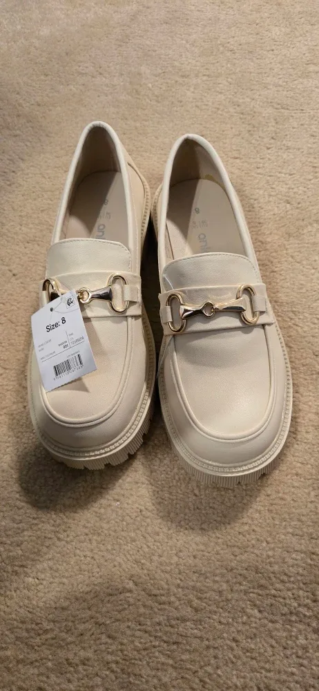 New cream-coloured loafers - Size 8