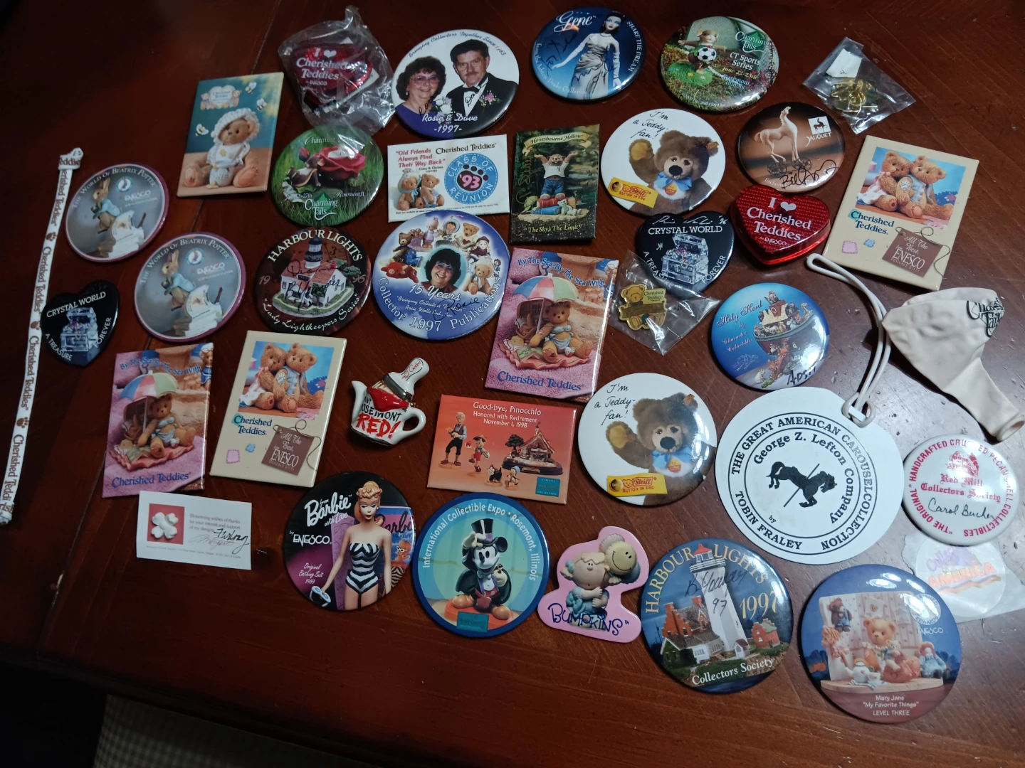 Vintage  Collectible Pins & Buttons