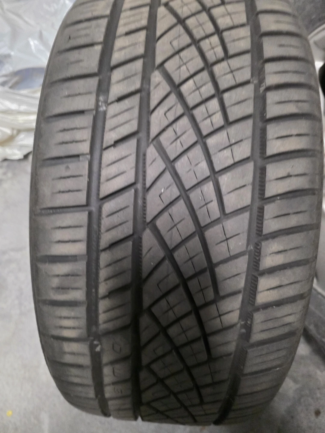 245/40 R18 two continental winter tires - photo 3