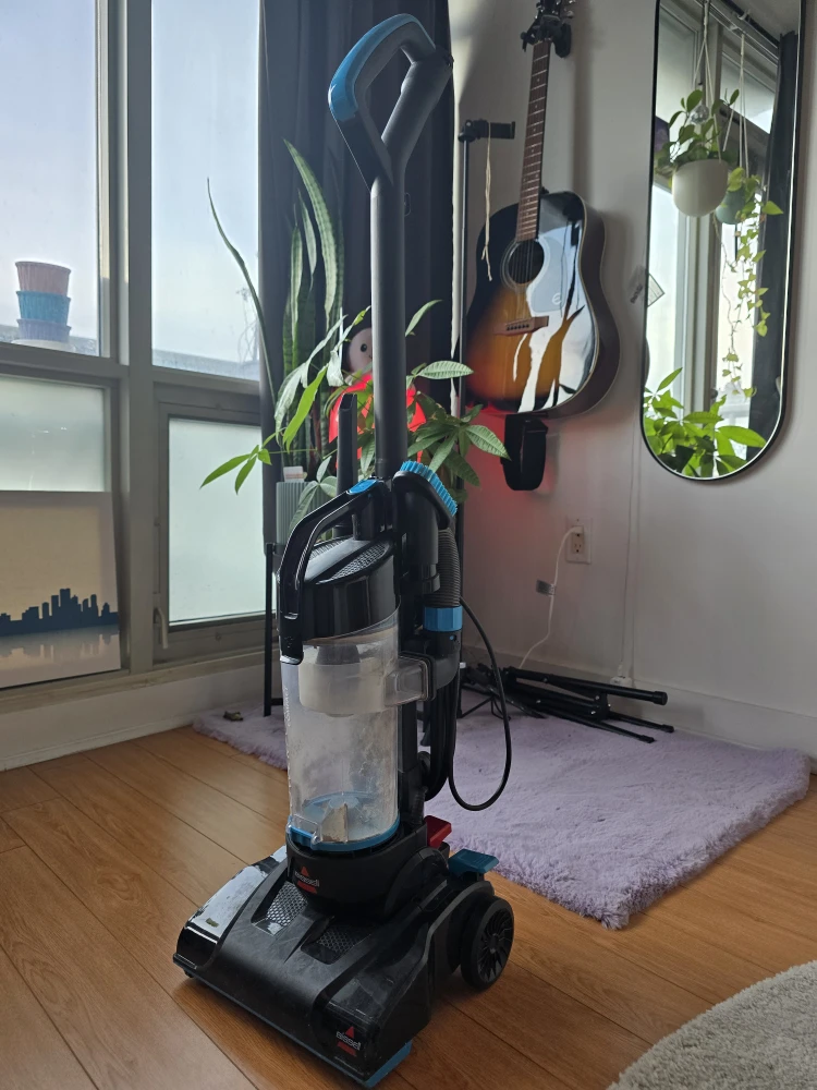 Bissell PowerForce Compact Vacuum - photo 2