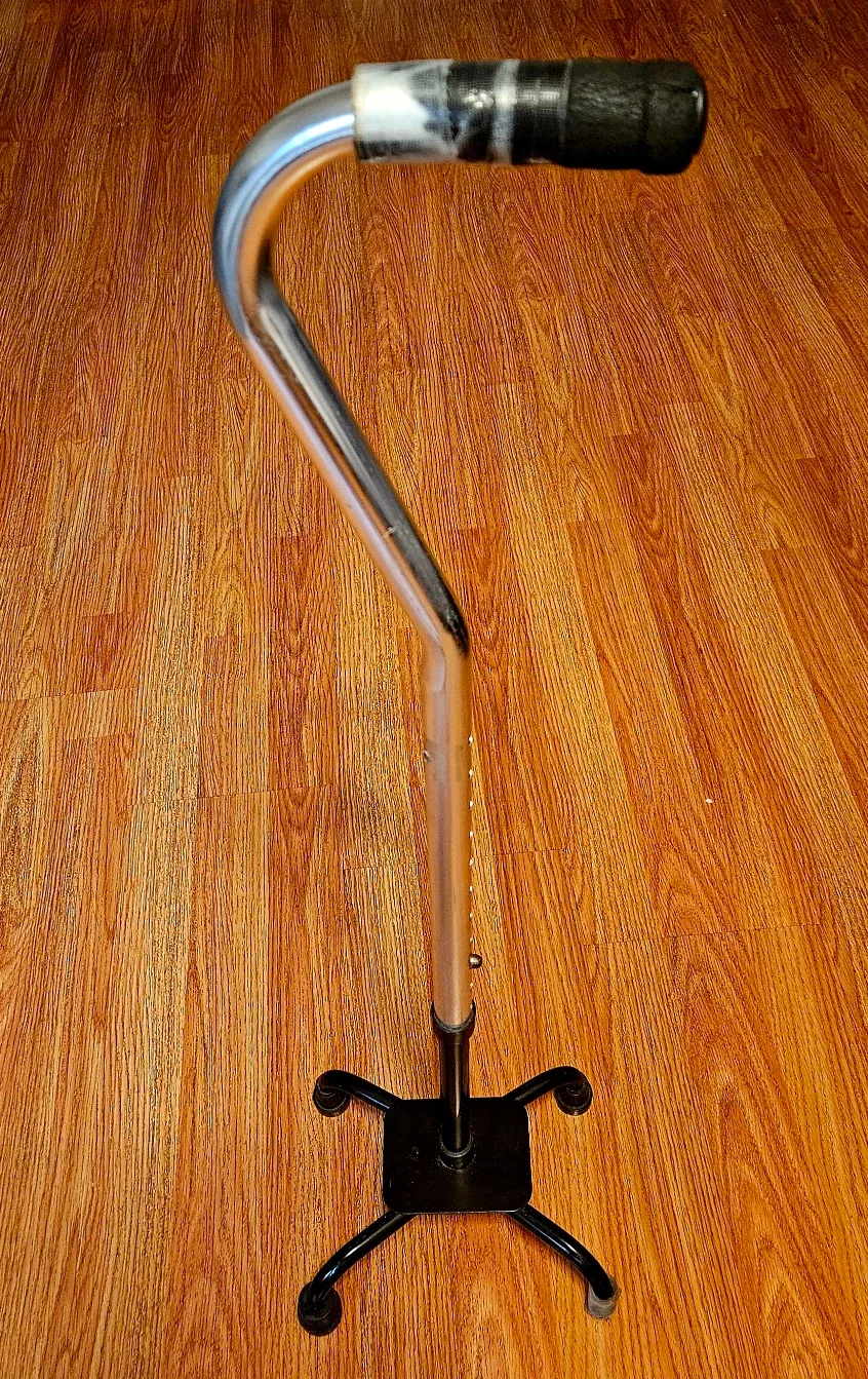 Quad Walking Cane ♻️ #cleanout #freecycle image indicator(2)