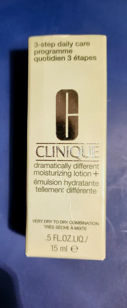 Clinique Dramatically Different Moisturizing Lotion image indicator(2)