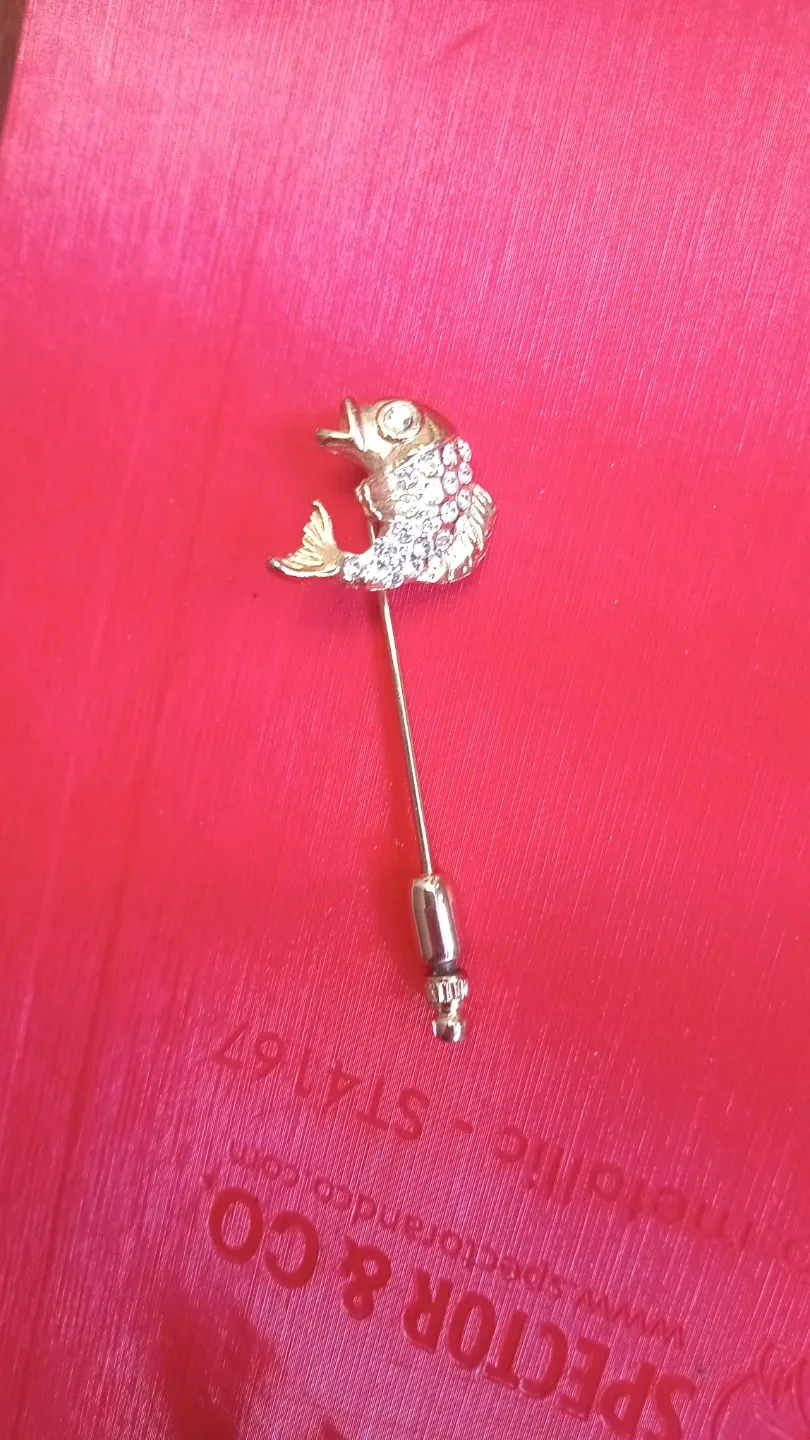 Vintage Gold Fish Lapel Pin