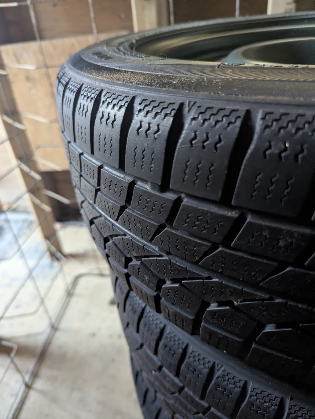 Set of 4 Dunlop SnowPro Tires 185/55R15 - photo 2