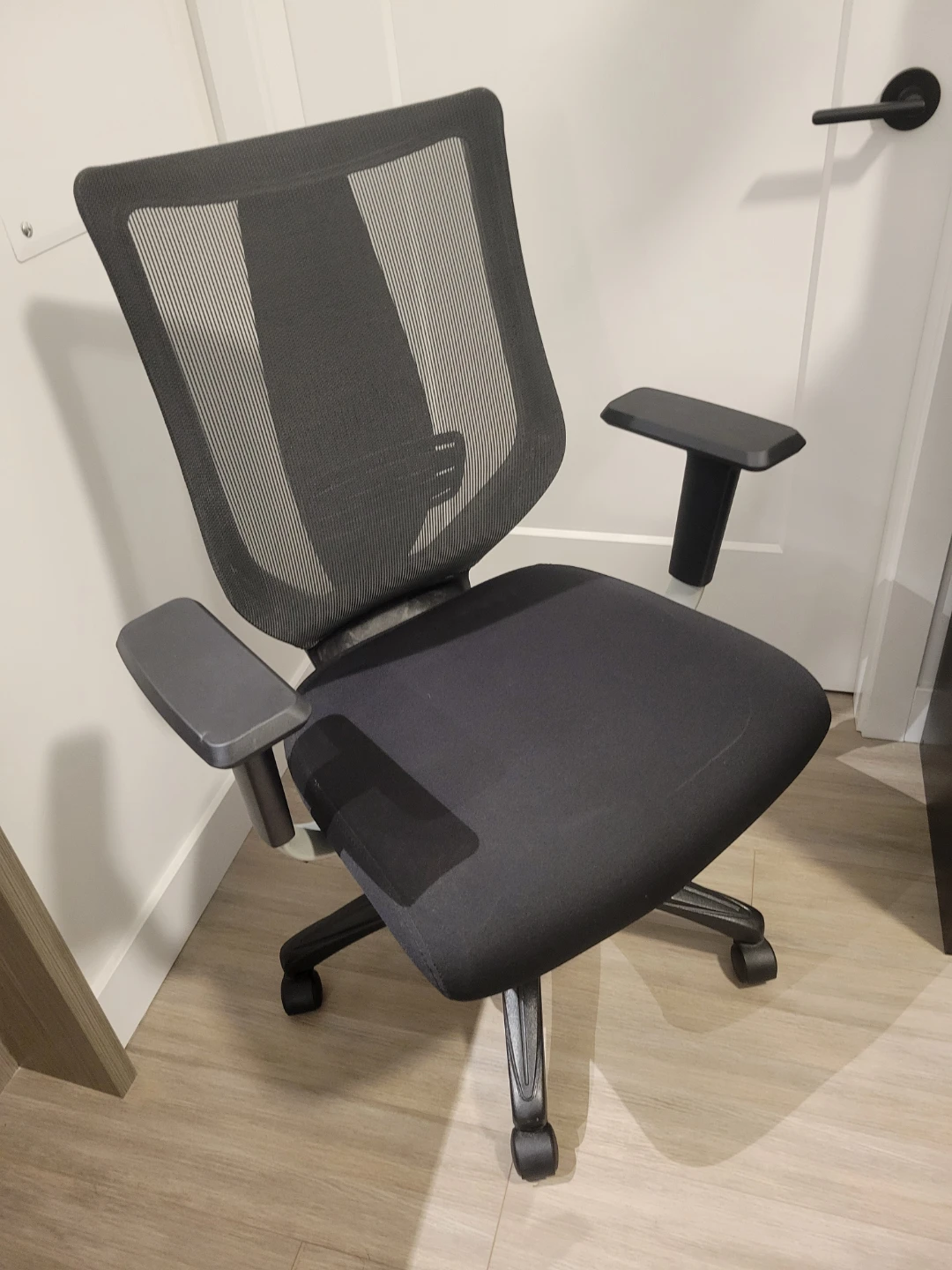 True Innovations Black Office Chair - photo 2