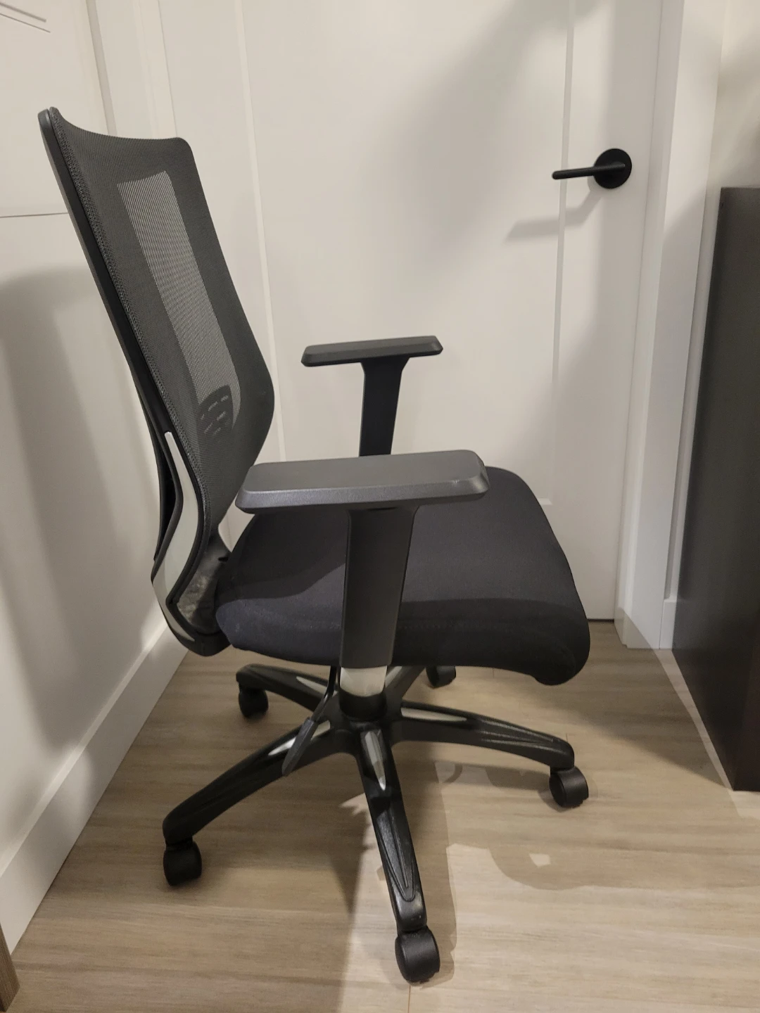 True Innovations Black Office Chair - photo 3
