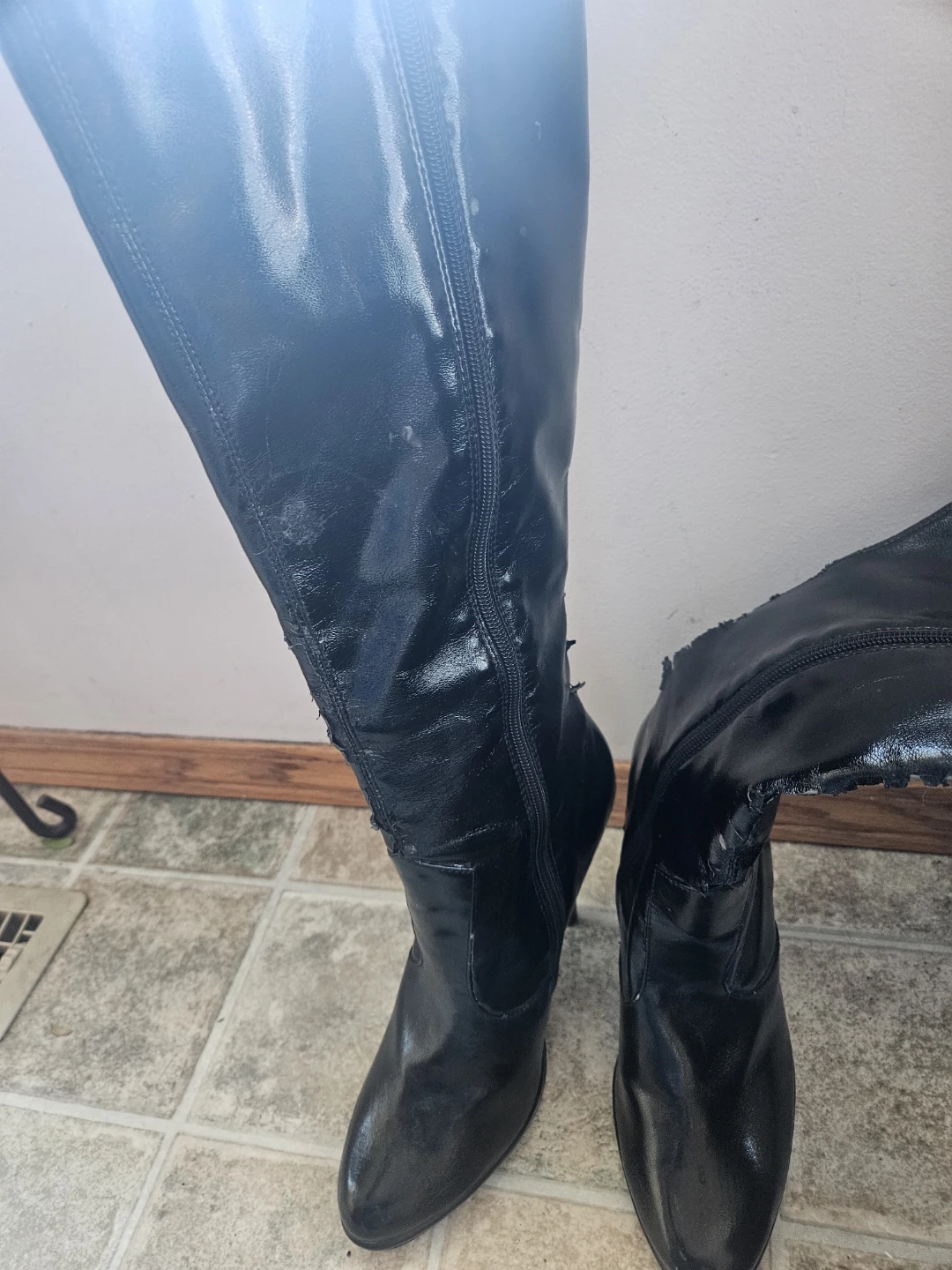 Gently Used Women's Black Leather Heels - Size 9 - photo 3