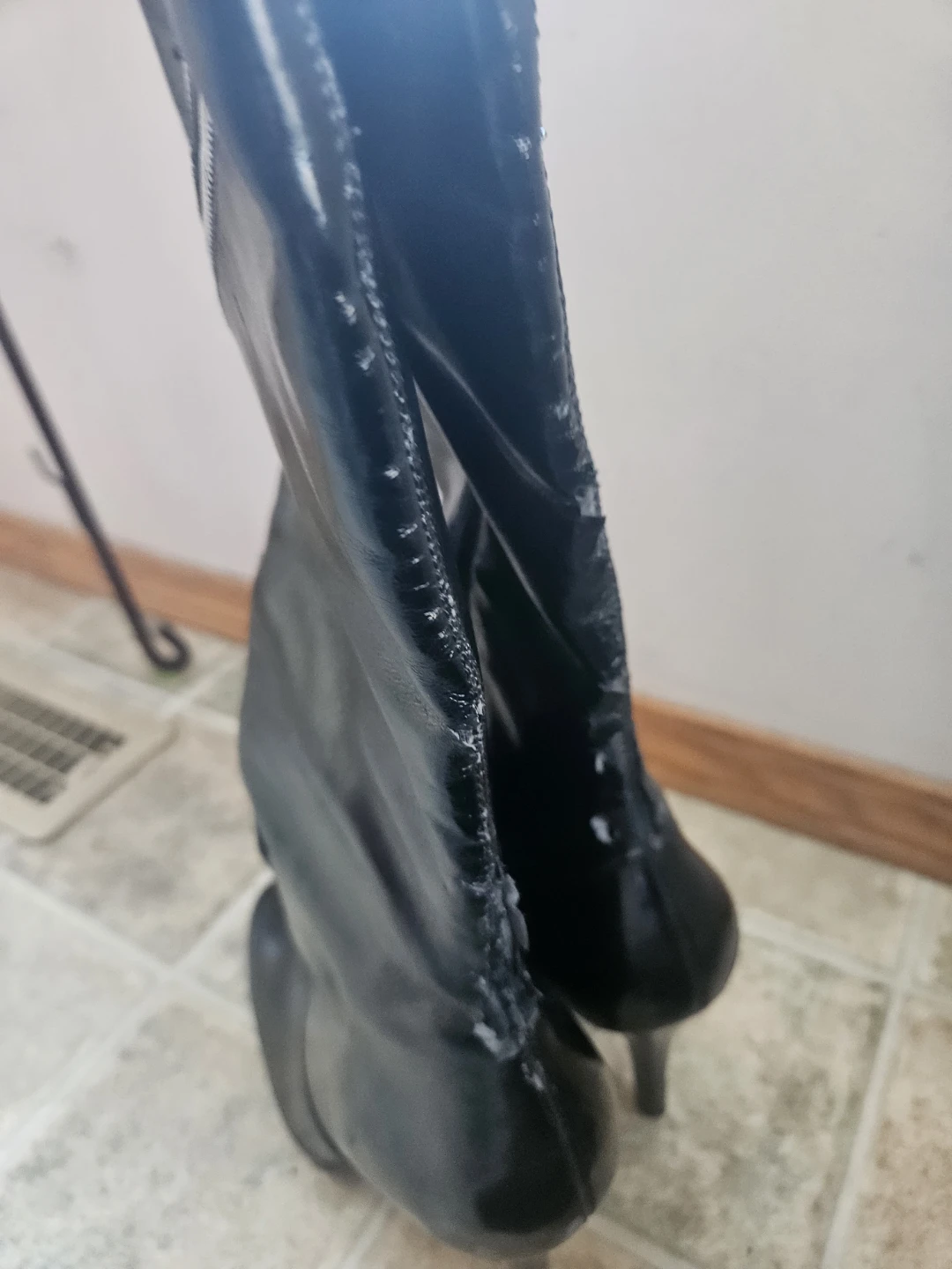 Gently Used Women's Black Leather Heels - Size 9 - photo 5