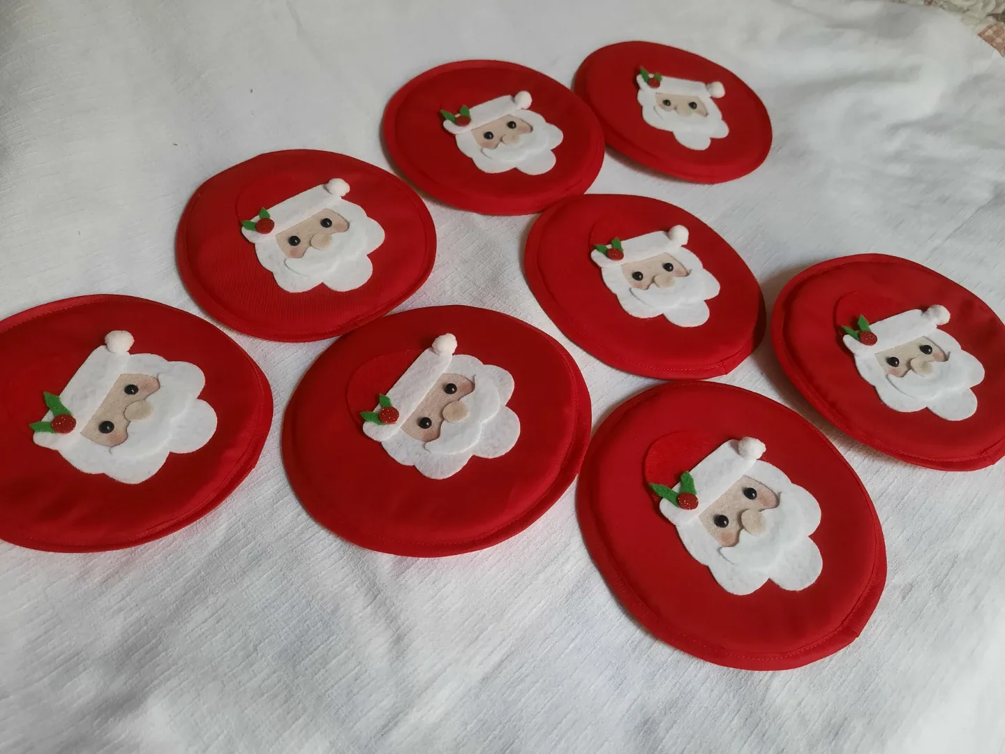 Santa Claus Oven Mitts and Pot Holders Set image indicator(2)