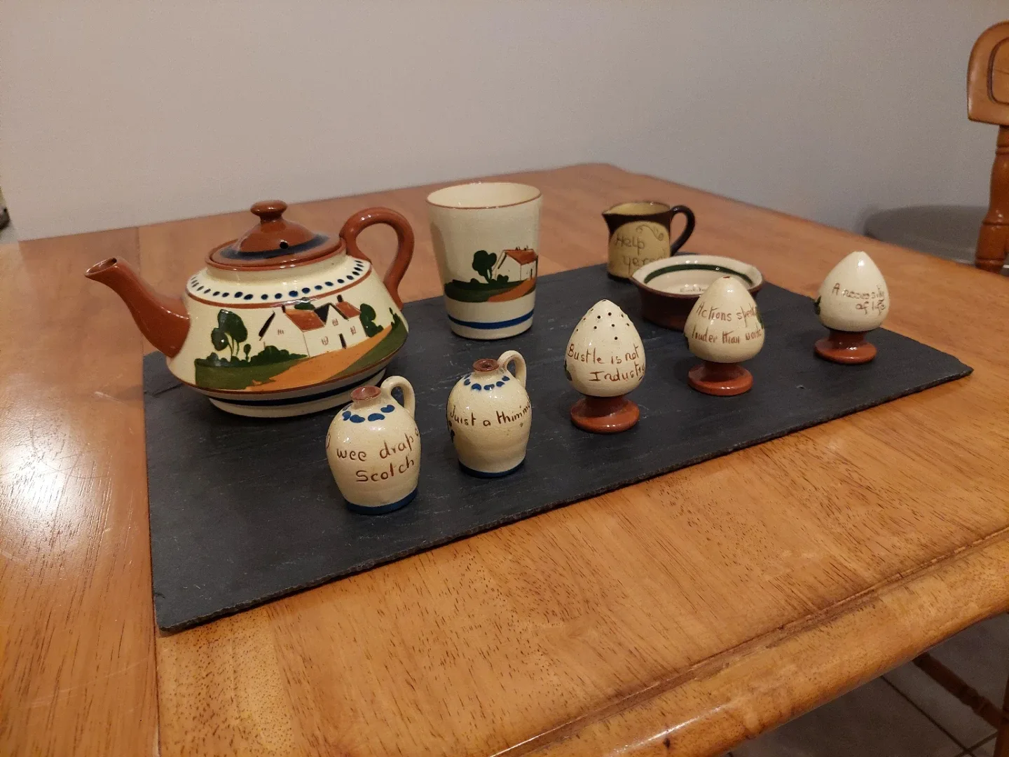 Watcombe Devon Mottoware Teapot image indicator(4)