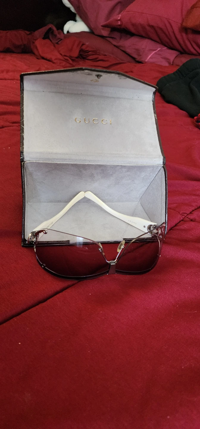 Gucci Sunglasses with Case - photo 2