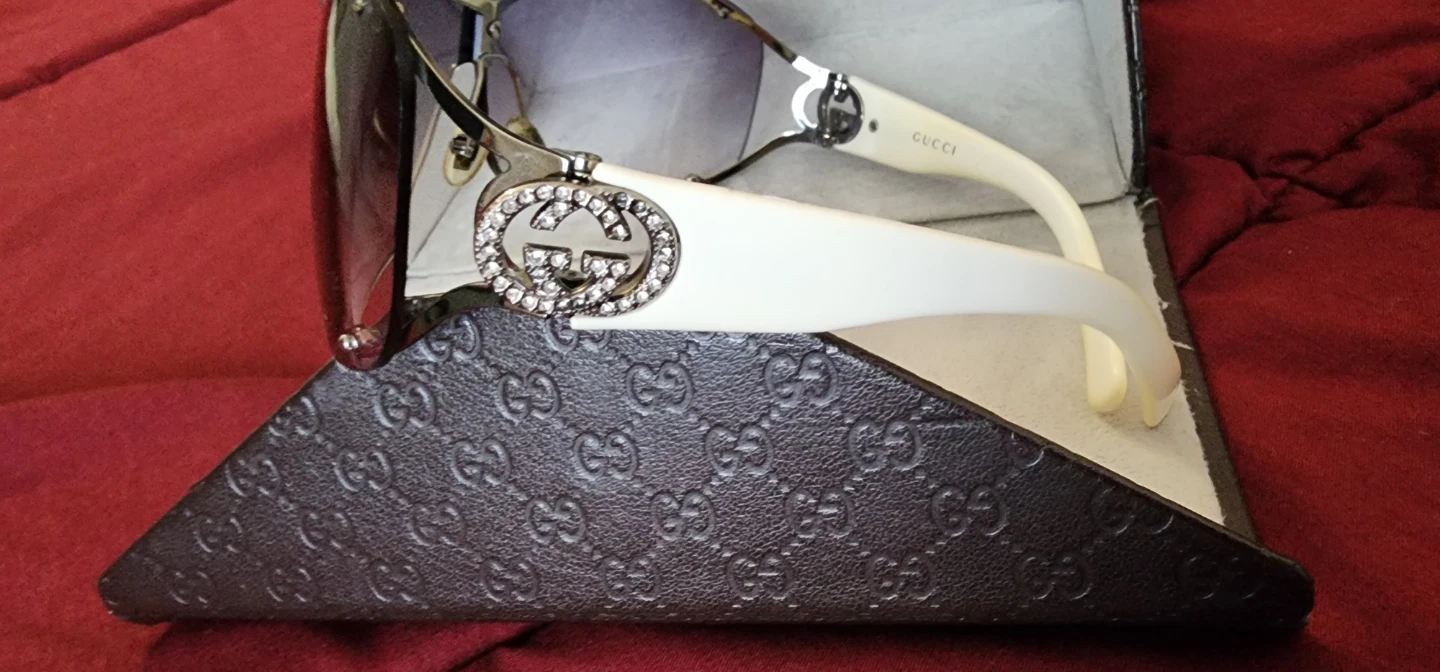 Gucci Sunglasses with Case - photo 4