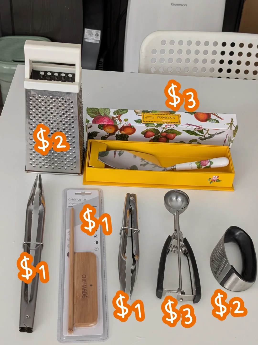 Kitchen Utensils: Grater, Cake Slice, Tongs, Scoop