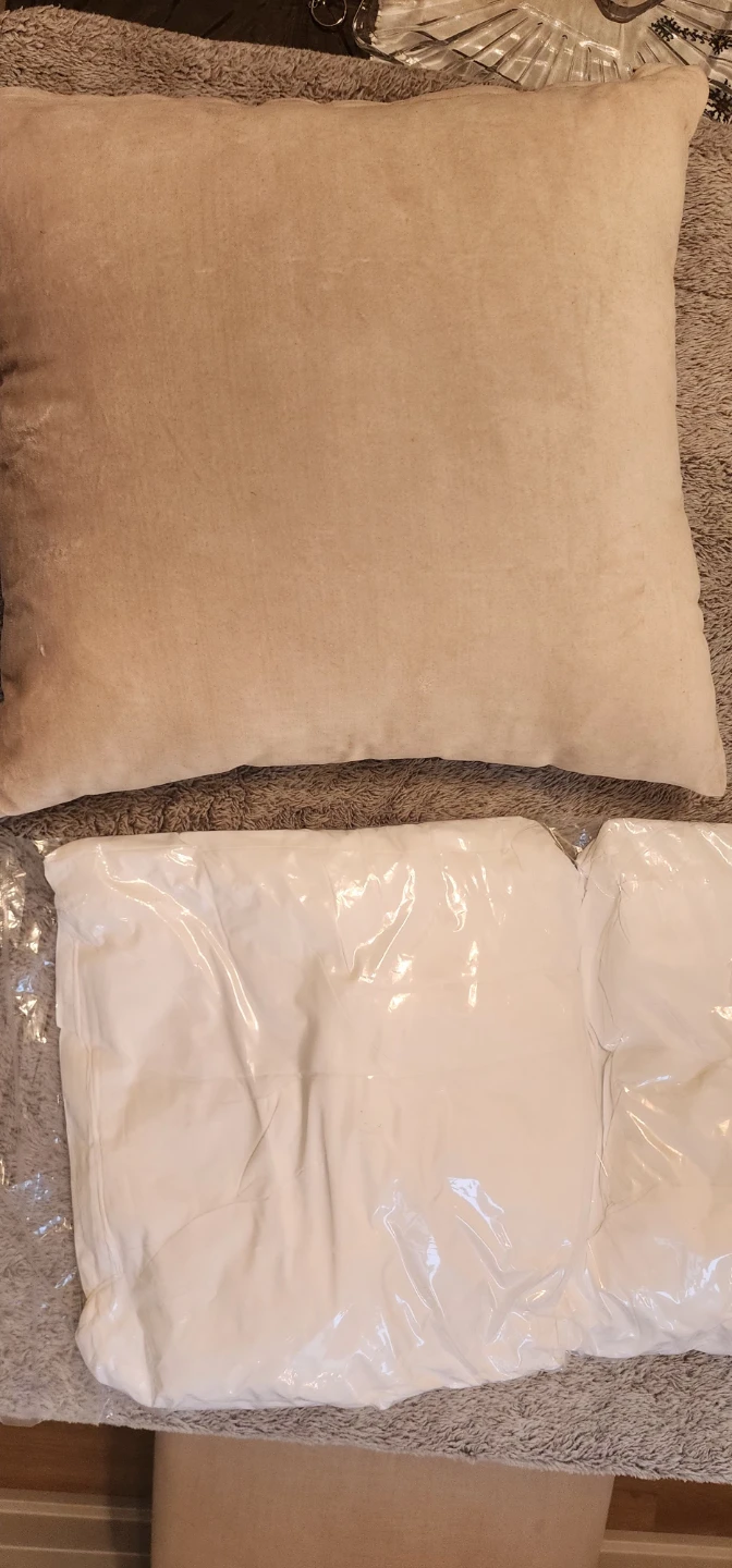 New Utopia Bedding White Pillow Inserts - photo 3