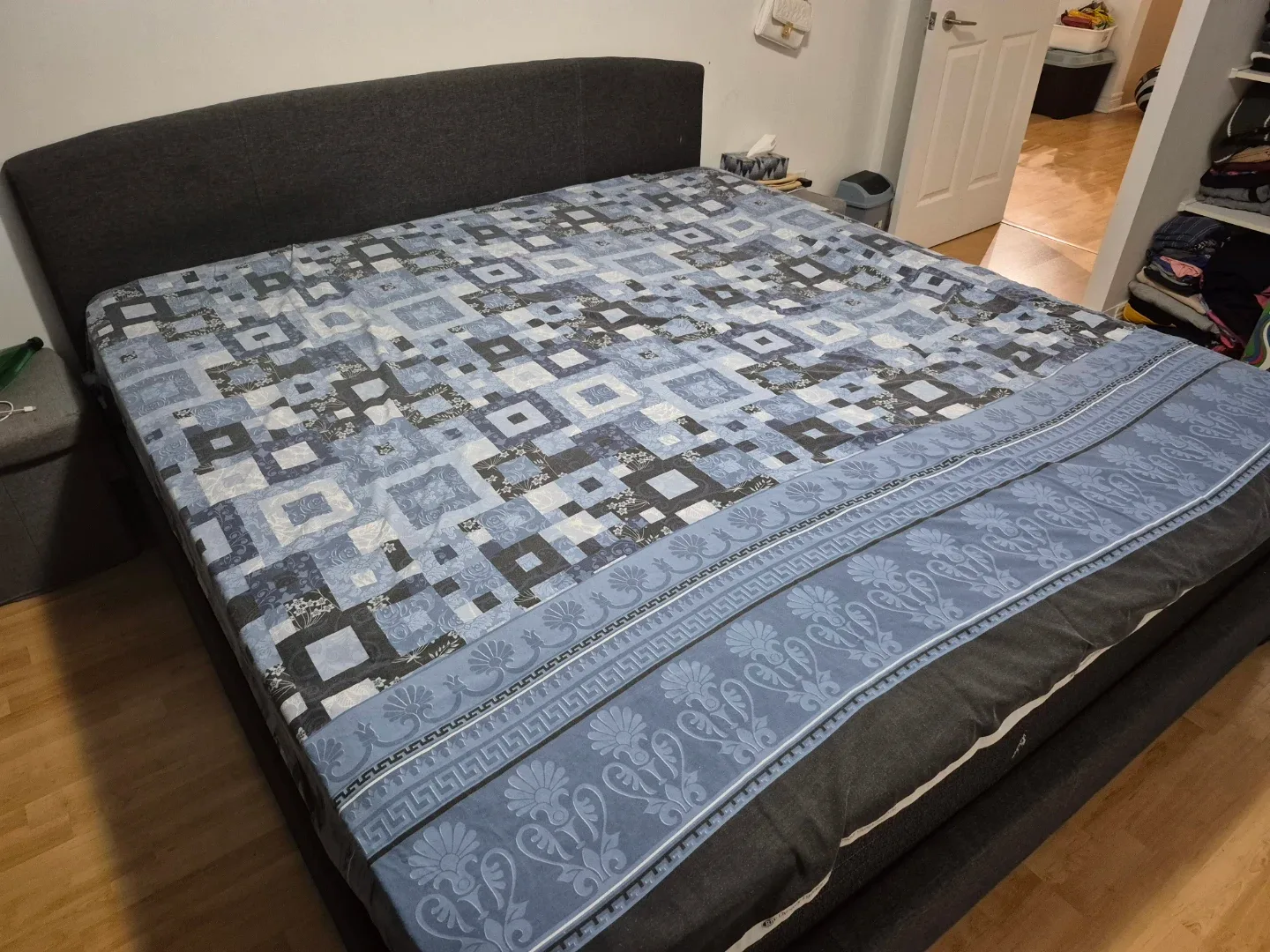 Queen Size Bed Frame & Mattress