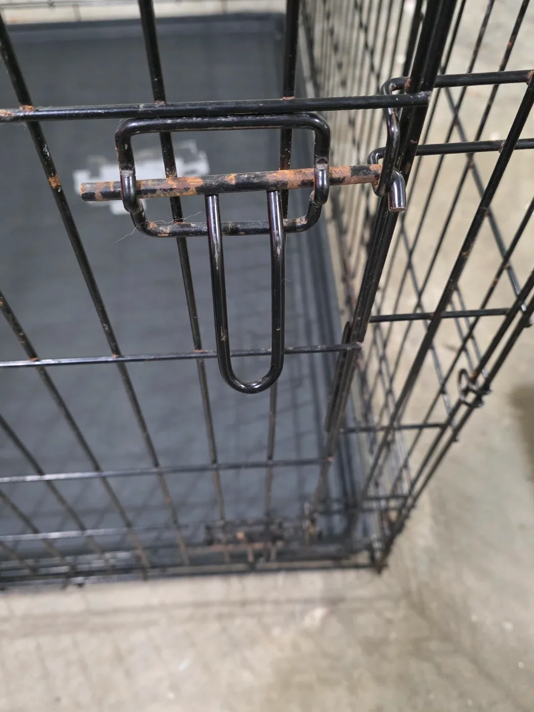 XL Black Dog Crate image indicator(4)