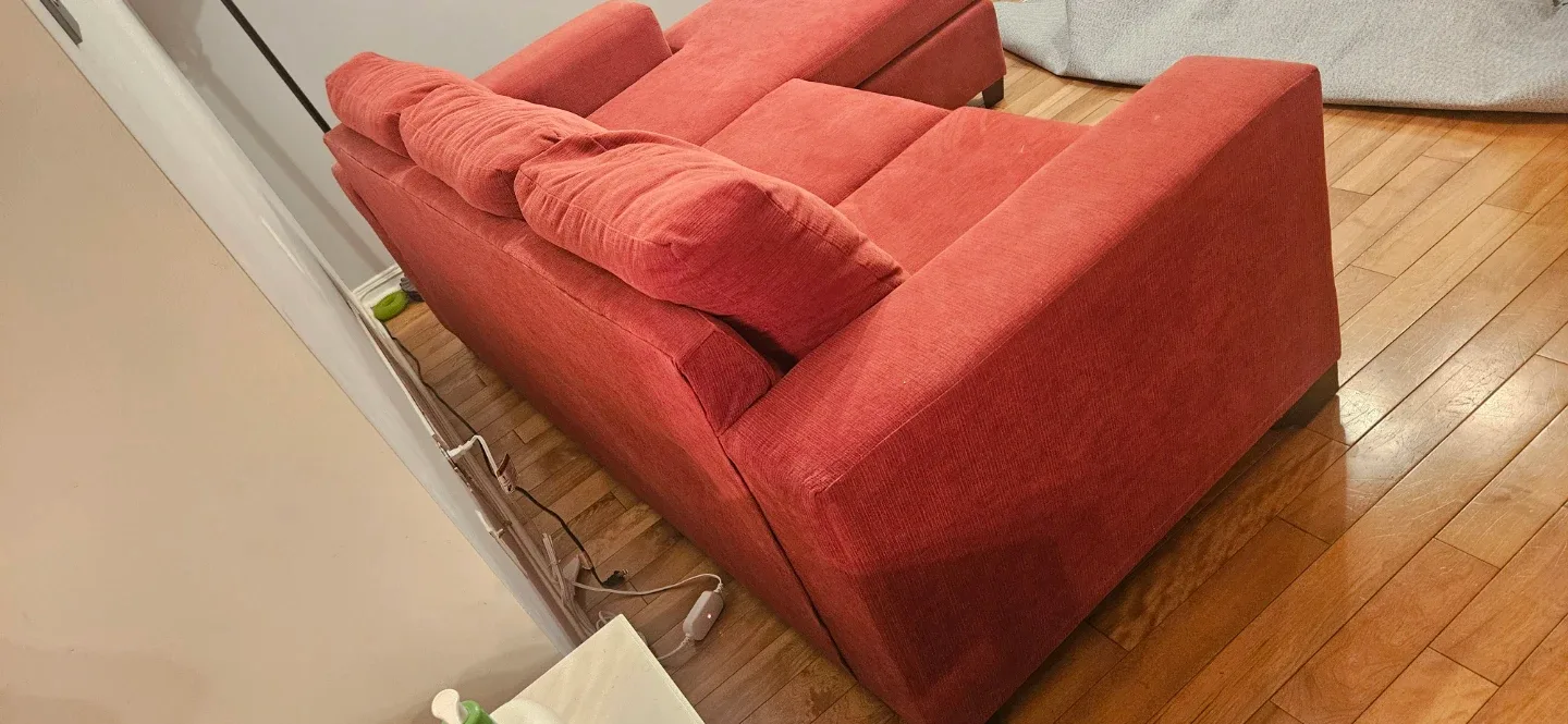 Sectional Sofa from Leon’s – zero damages