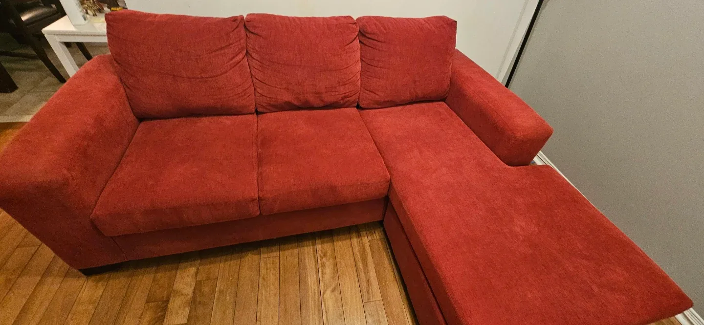 Sectional Sofa from Leon’s – zero damages image indicator(5)