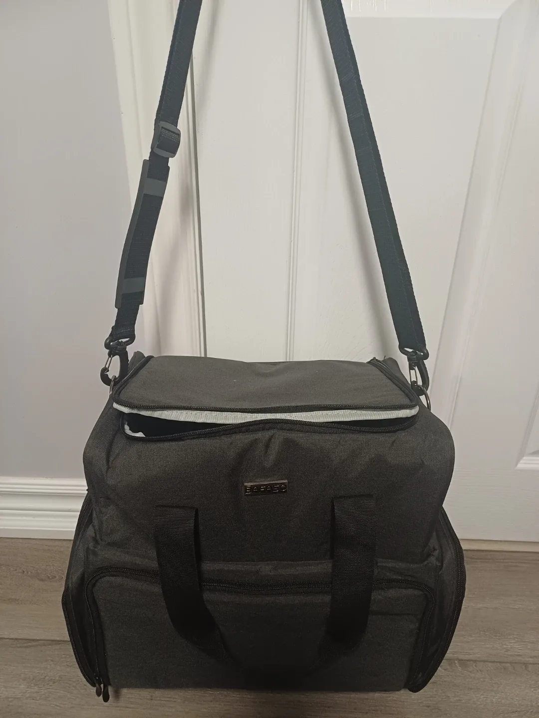 BAFASO Professional Makeup Train Case image indicator(5)