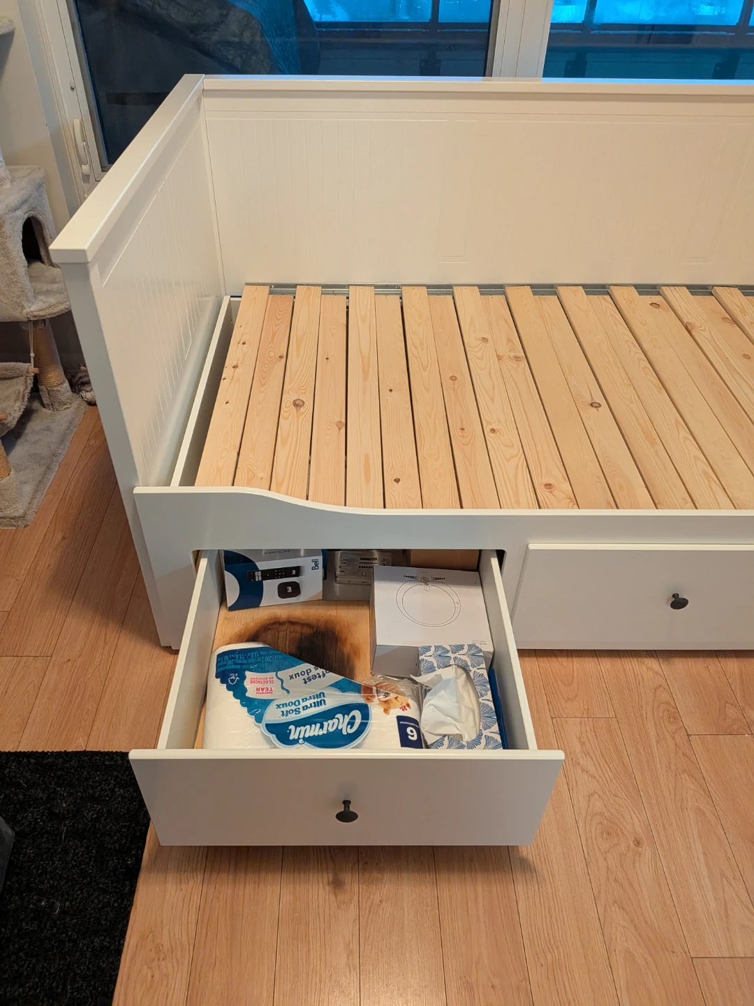 White Daybed with Storage Drawers - photo 3