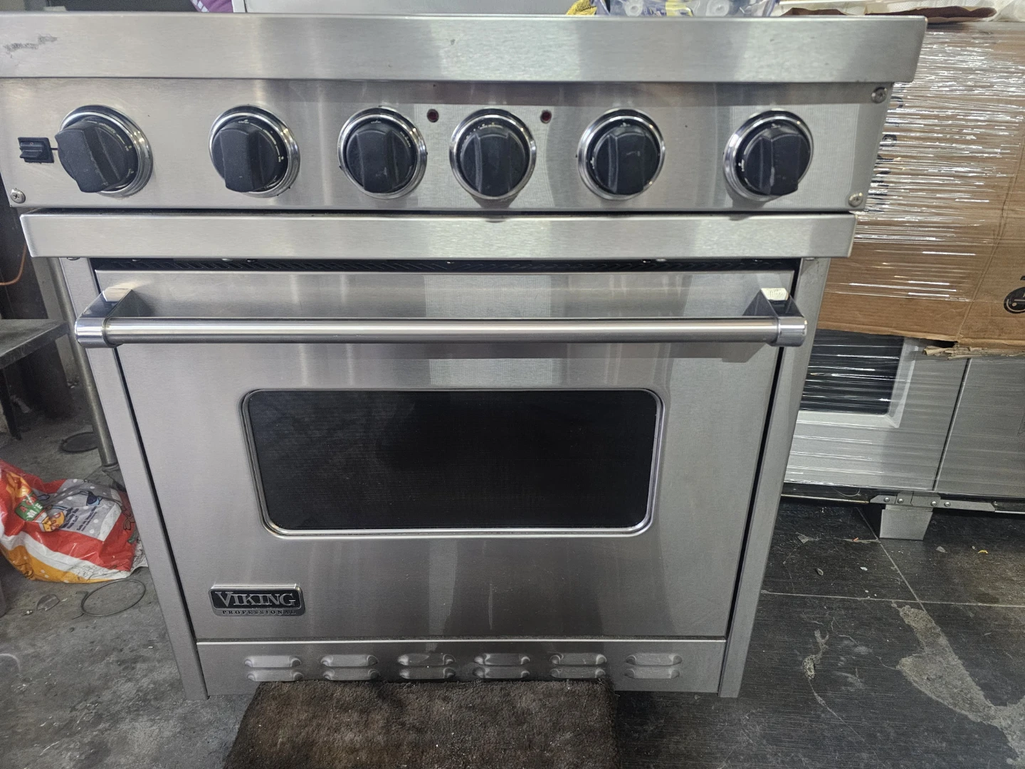 Viking 30in Stainless steel gas stove - photo 3