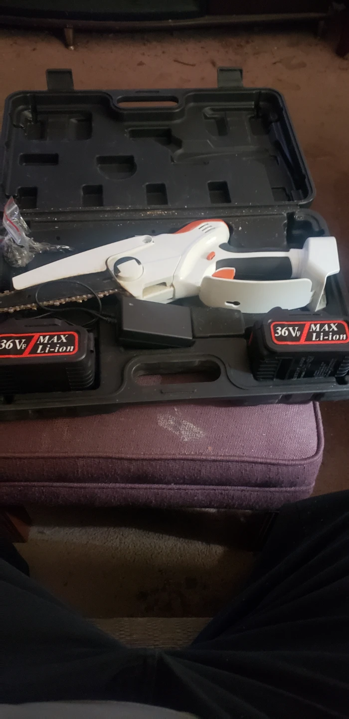36V MAX Li-ion Cordless Pruning Saw