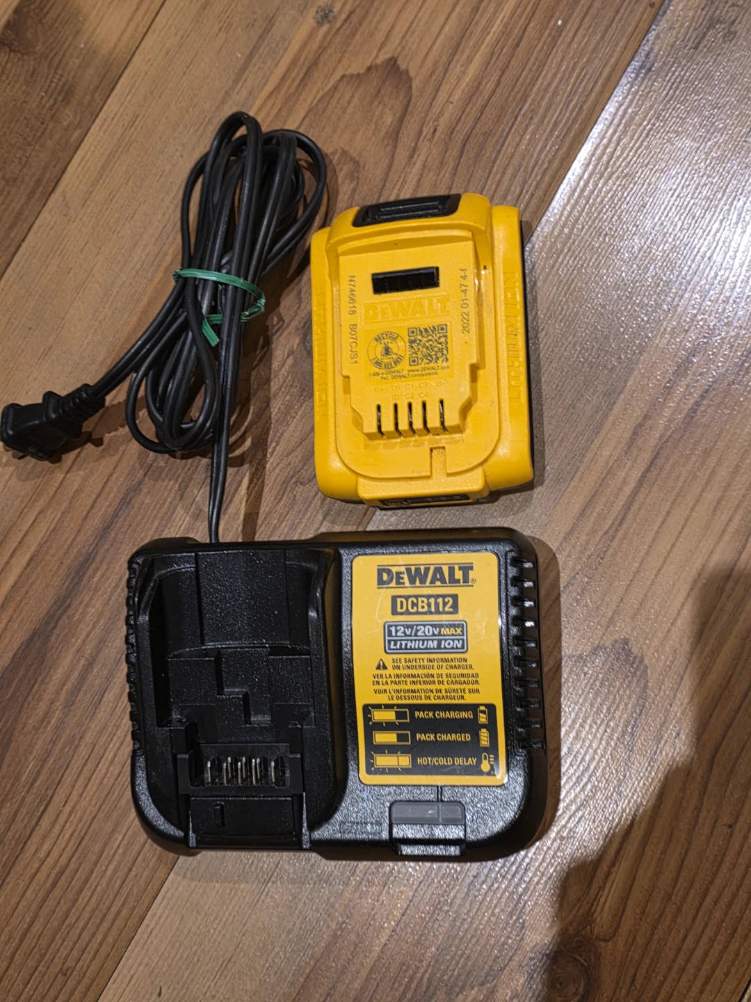 LEAWINDY Leaf Blower & SNOW Blower- Like New! - photo 4