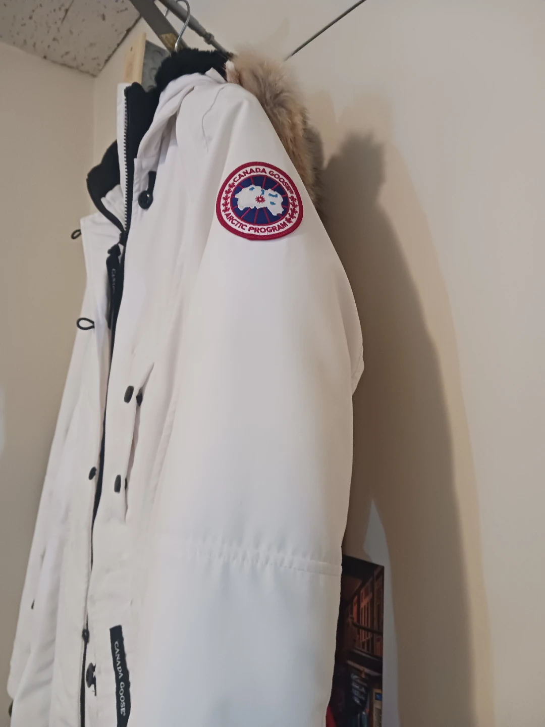 Canada Goose Coat - White, Size M/M - photo 3