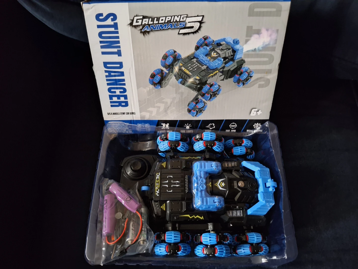 NEW 6WD Spray Swing Arm Remote Control Stunt Car Toy With Light