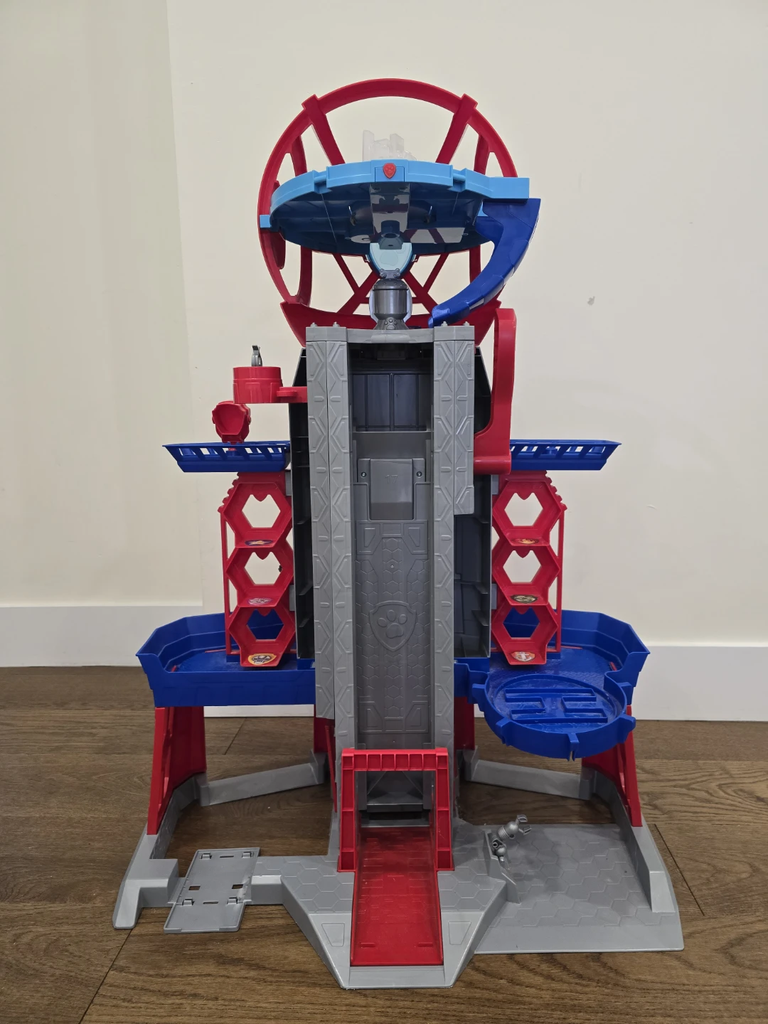 PAW Patrol - Transforming Ultimate City Movie Tower (3ft tall) - photo 4