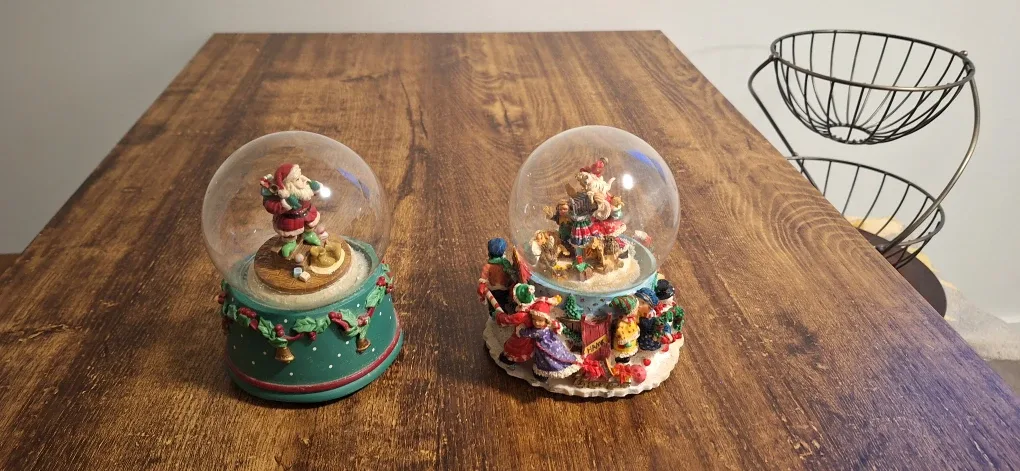 Christmas Snow Globes - Set of 2
