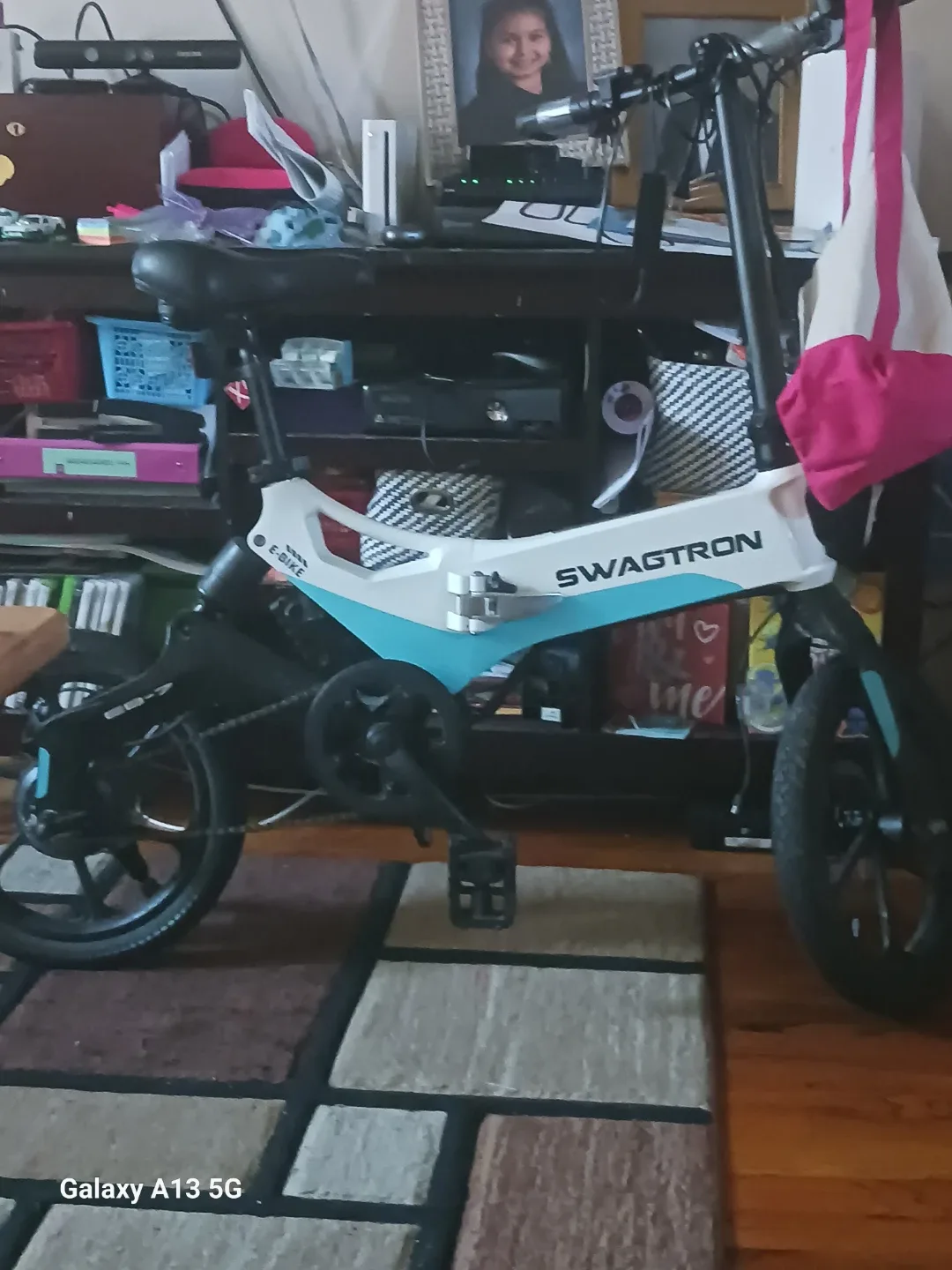 "CLEANOUT" Swagtron EB-7 Pro Plus Folding Electric Bike