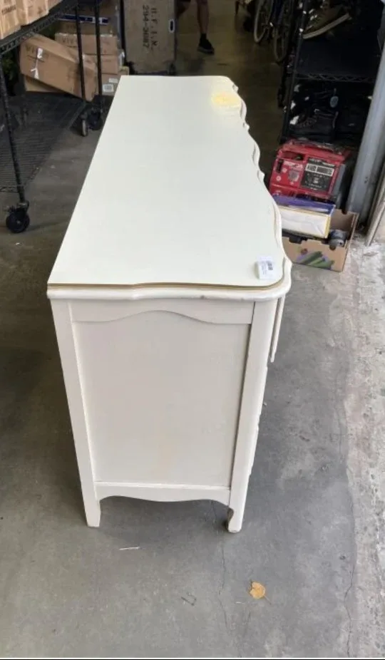 FRENCH PROVINCIAL WHITE DRESSER image indicator(4)