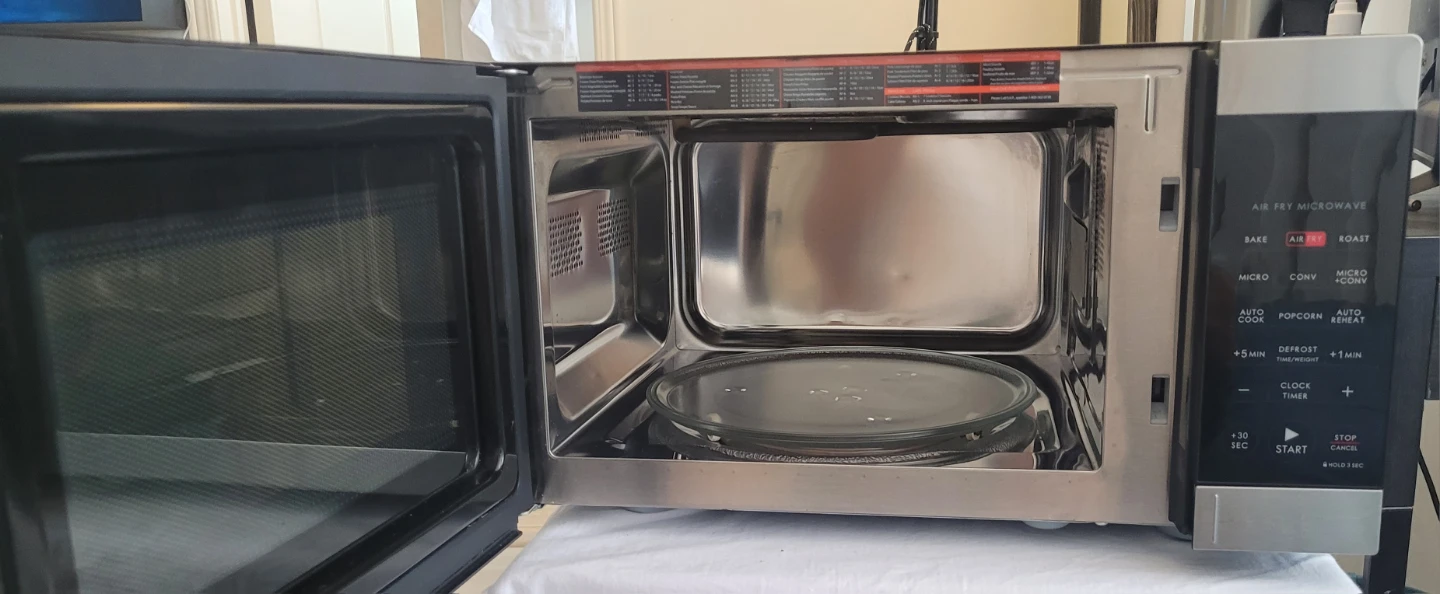 Galanz Air Fry Microwave Oven - photo 4