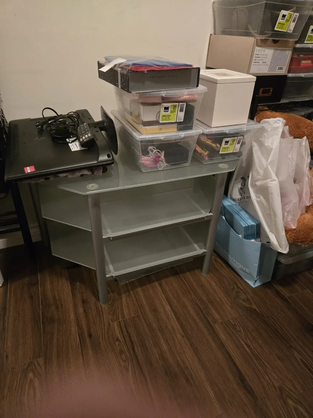 Moving Sale Items image indicator(2)