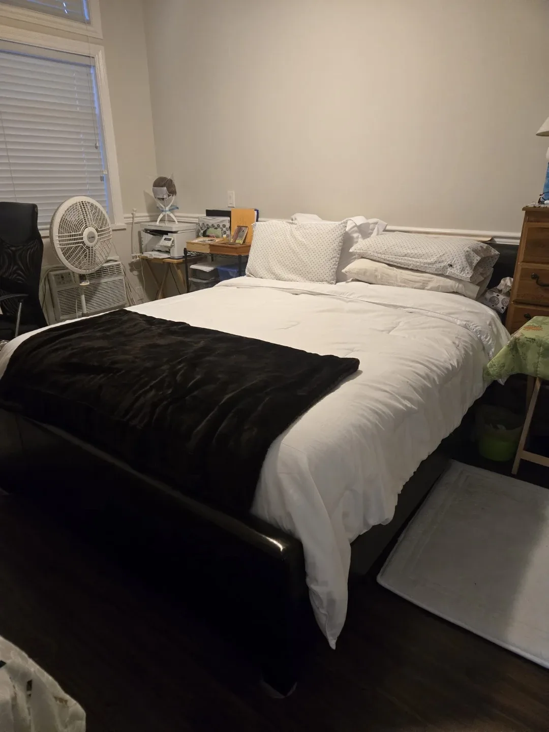 Moving Sale Items image indicator(4)