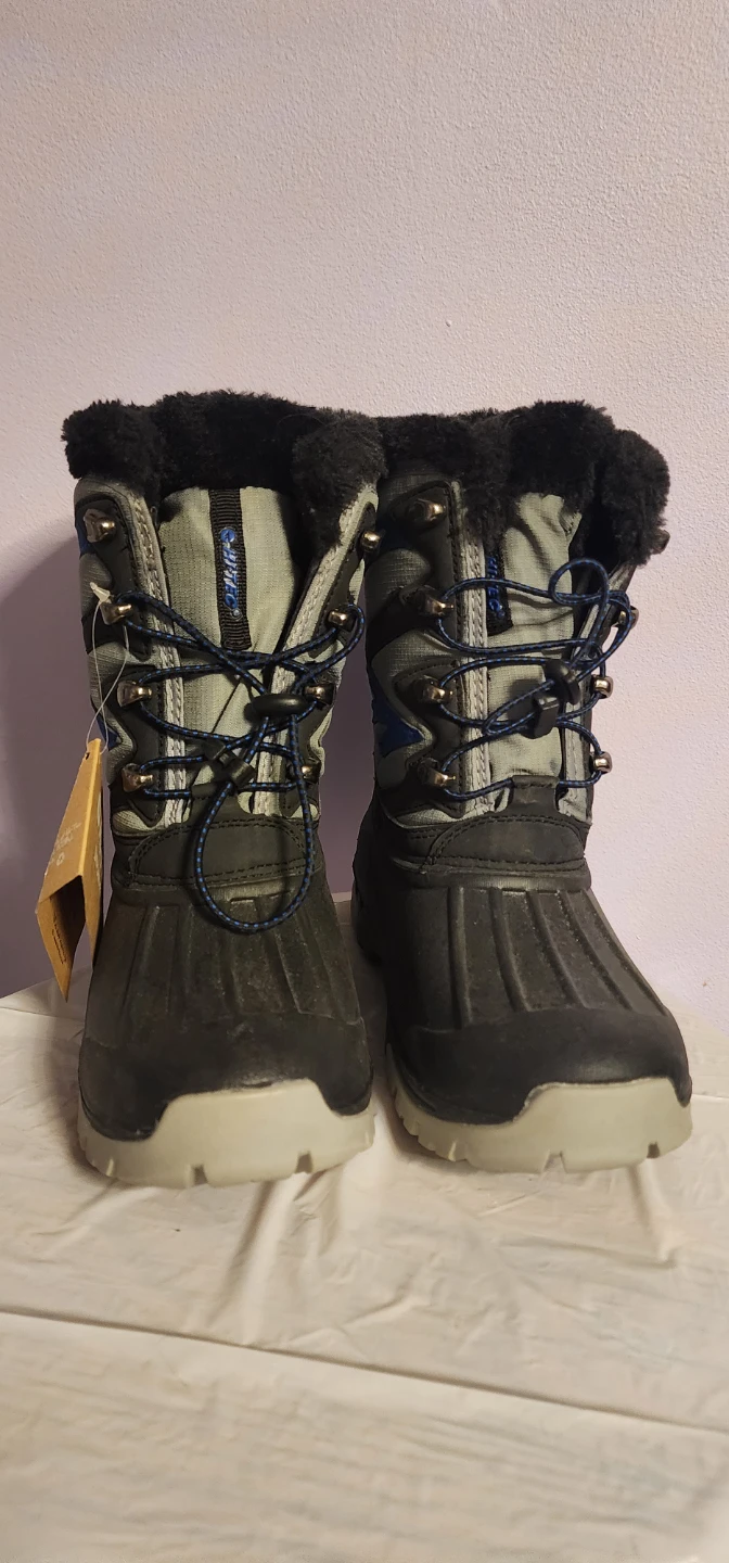 New Hi-Tec Winter Boots - Size 2 - photo 2