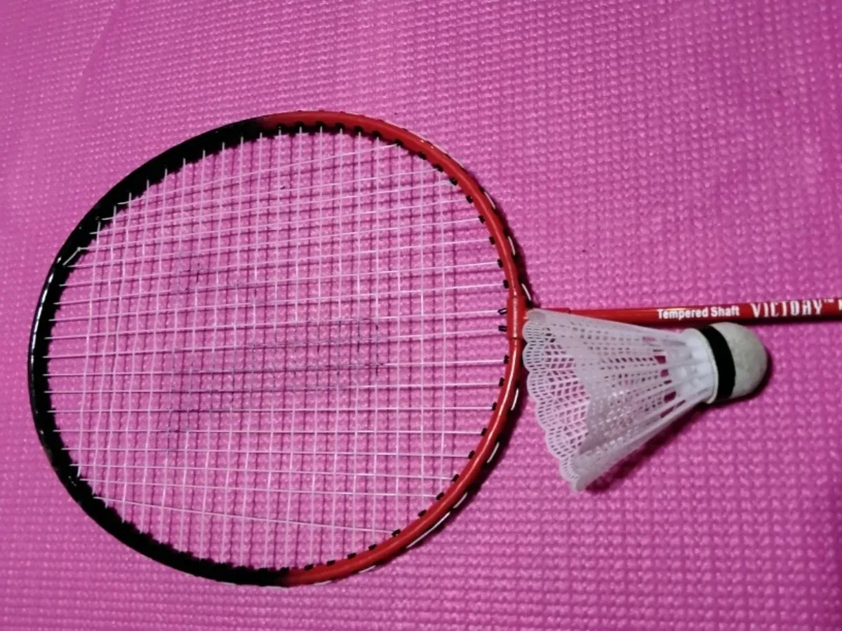 Victory Badminton Racket & Shuttlecock image indicator(3)