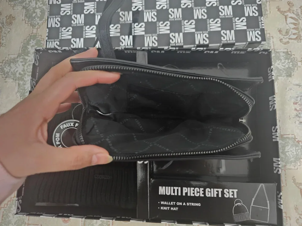 BNIB Steve Madden Gift Set - Price Firm image indicator(2)