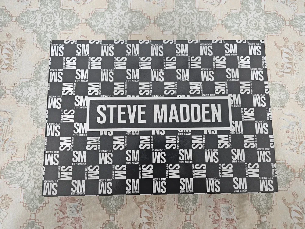 BNIB Steve Madden Gift Set - Price Firm image indicator(5)