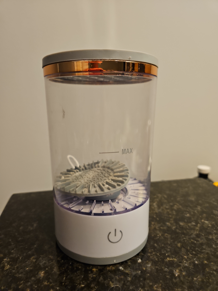 Electric Makeup Brush Cleaner - photo 2