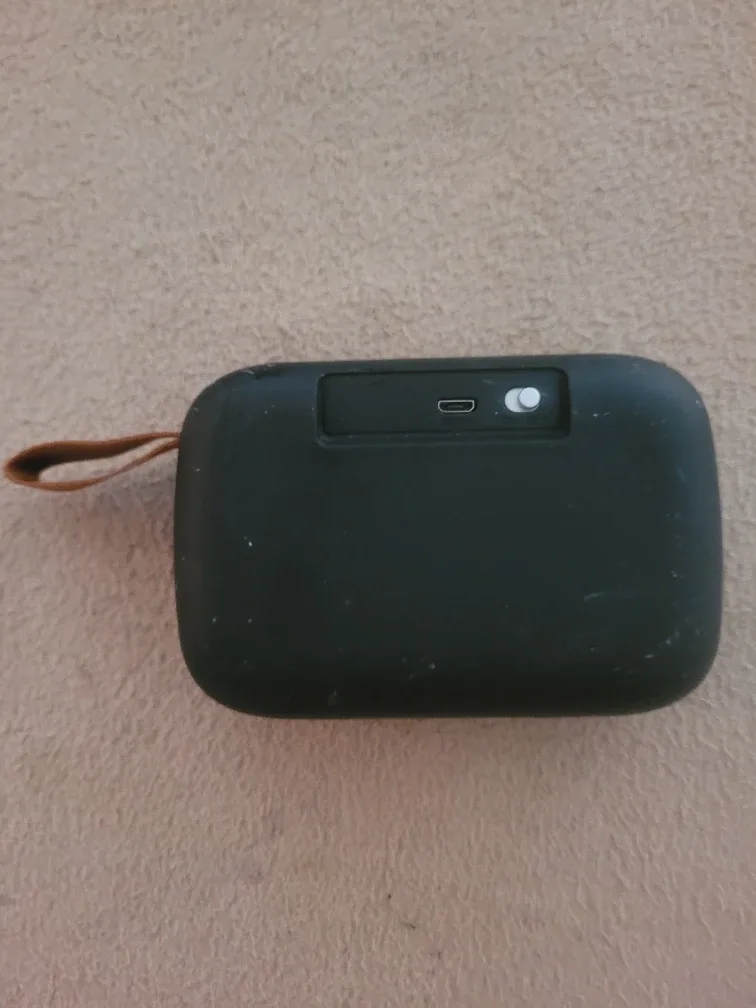 Black Portable Bluetooth Speaker# clearout