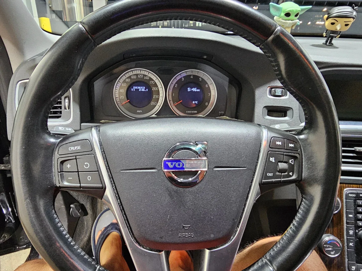 FOR SALE: 2012 Volvo S60 T6 AWD – Fully Loaded image indicator(9)