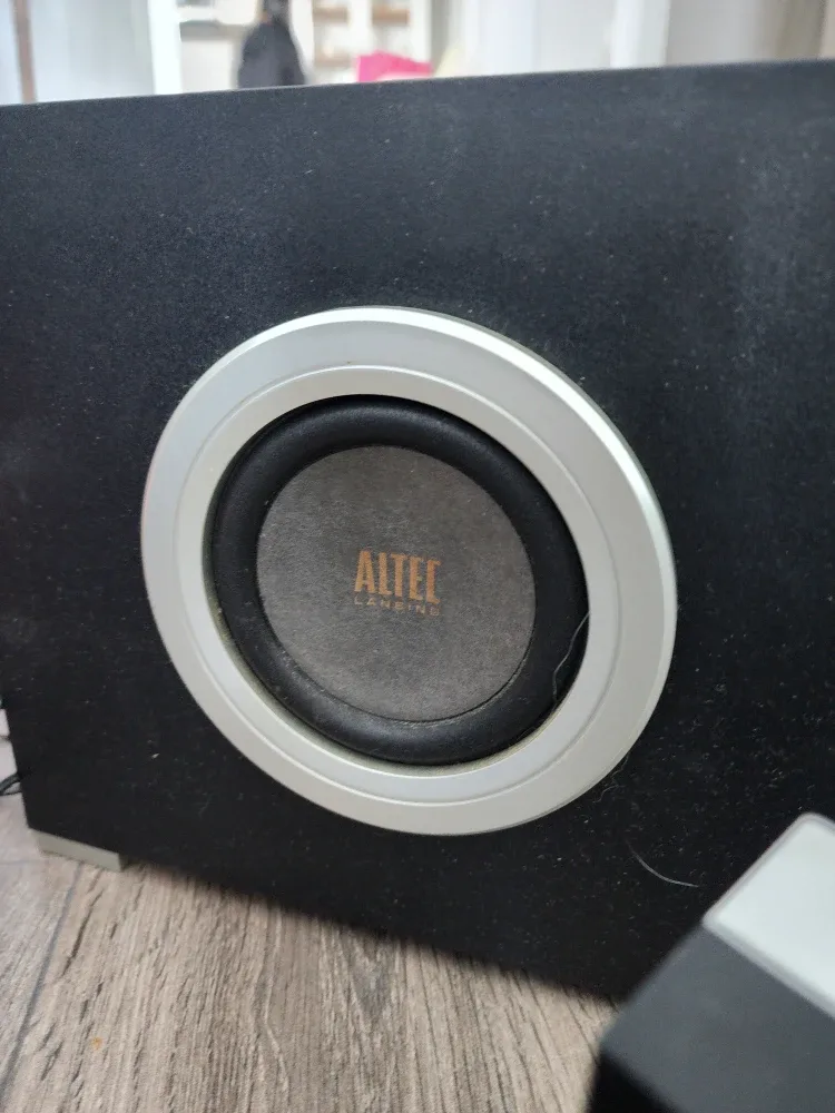 Original Altec Lansing 2.1 Speaker System VS2621 (Video demo) image indicator(5)