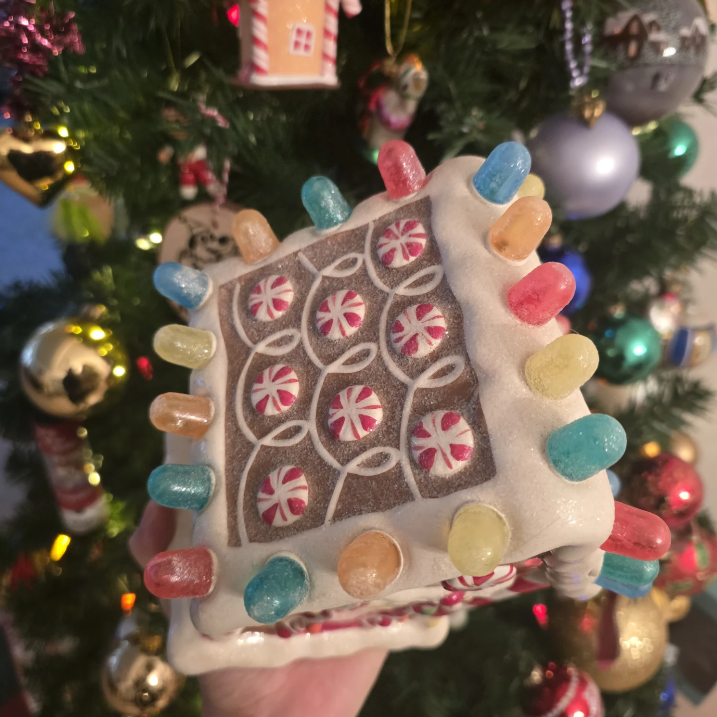Hallmark Christmas Gumdrop Gingerbread House - does not work - photo 2