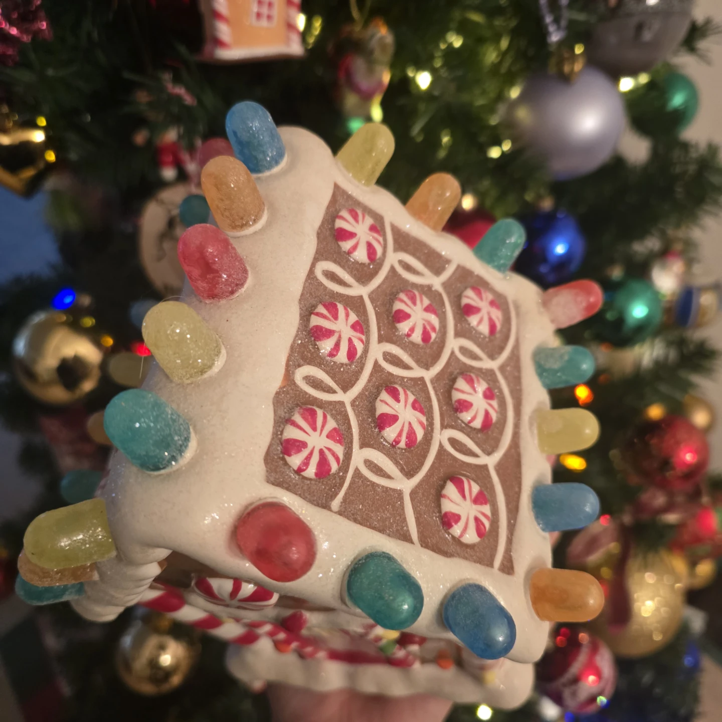 Hallmark Christmas Gumdrop Gingerbread House - does not work - photo 3