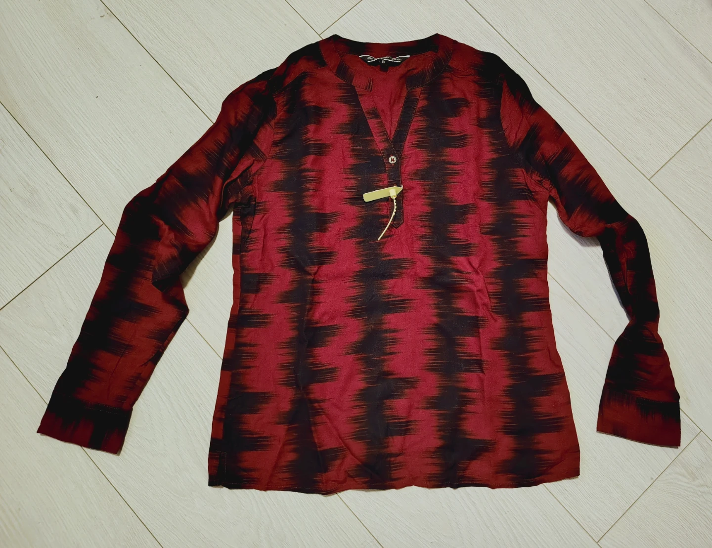 Women's Red & Black Patterned Long Sleeve Top
